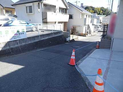 安佐北区落合１丁目の前面道路含む現地写真
