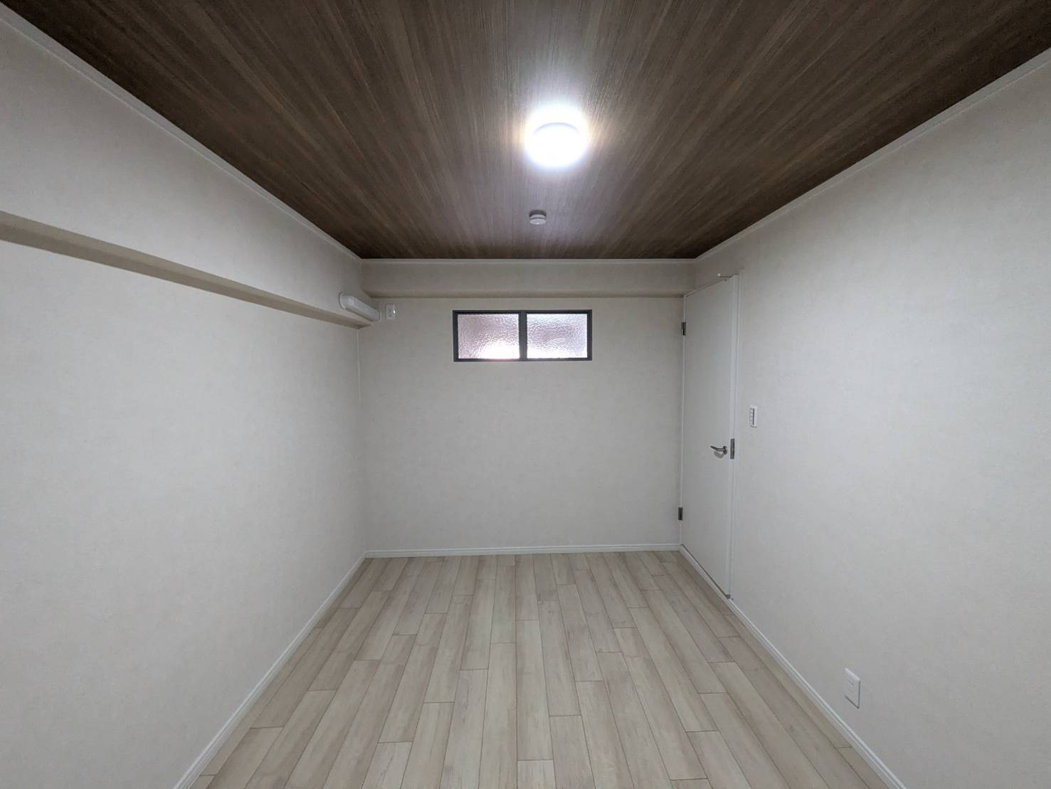 明石アーバンライフの洋室