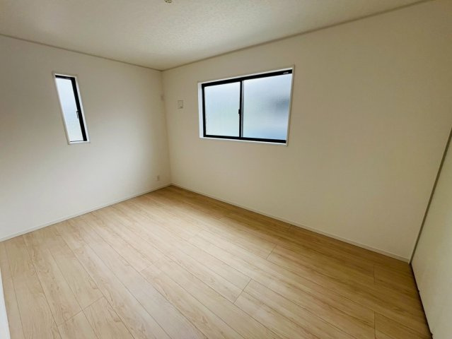 【Cradle Garden】　古河市諸川　第９　全3邸の洋室|〇１号棟　洋室　6.7帖〇
お子様ひとりひとりにお部屋を持たせることができます♪
2026年6月撮影