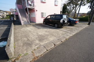 【駐車場】