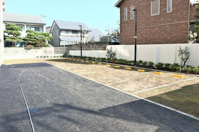 ラ・ビィNAKAZENの駐車場