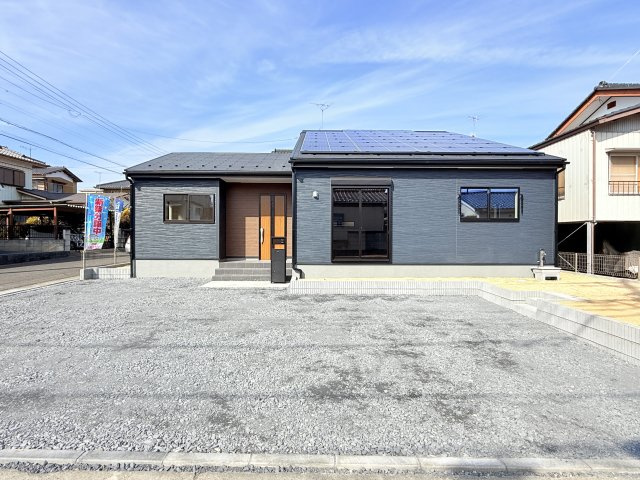 第1石岡市茨城　新築戸建の駐車場|カースペース並列3台可能♪庭付き！