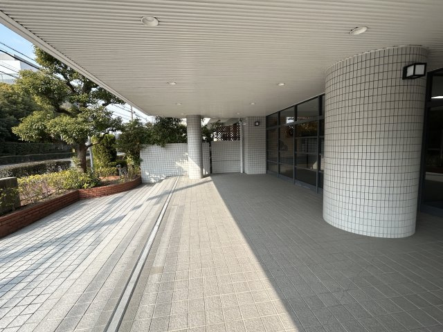 ジークレフ武庫川公園　7階のエントランス