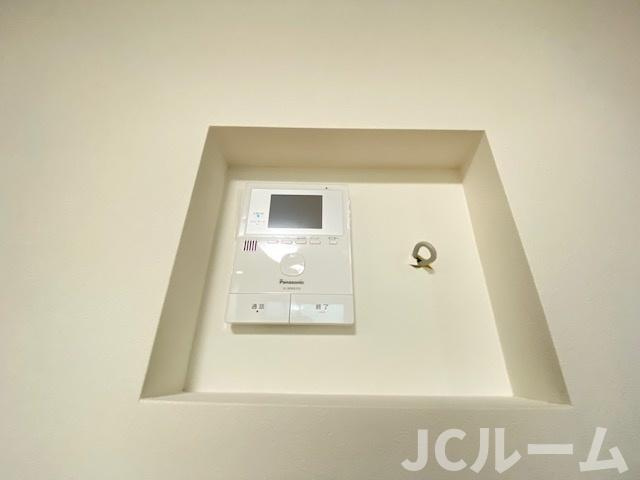 ヒルズソレイユの玄関|建設中。反転タイプの部屋の写真です