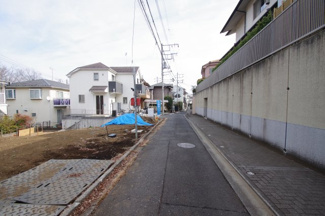 【前面道路含む現地写真】 | 【仲介手数料無料！！】府中市紅葉丘2丁目　建築条件なし売地（全2区画）2号地　2990万円