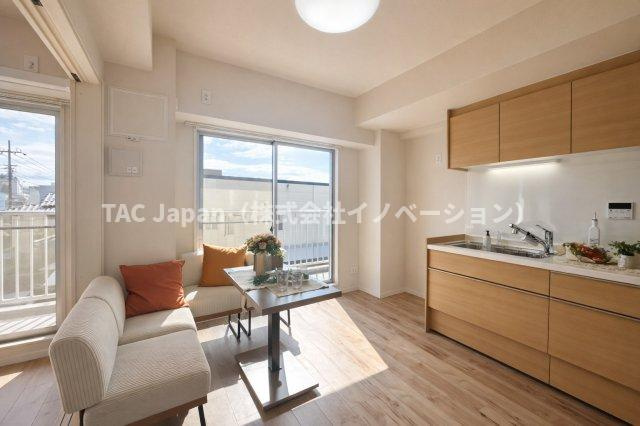 アーバンヒルズ北綾瀬第2の居間・リビング|住まう人の感性に寄り添い、美しさと機能性が調和した寛ぎの空間です。日々の疲れを癒し、心からリラックスできる場所として、暮らしに豊かさと安心感をもたらします。