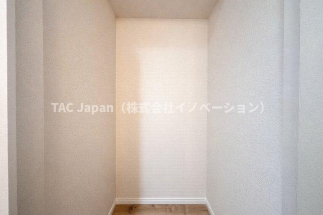 アーバンヒルズ北綾瀬第2の収納|生活感をさりげなく隠す収納スペースが、インテリアを美しく整え、空間に広がりとゆとりをもたらします。細部までこだわった設計が、上質で心地よい暮らしを実現します。イノベーション