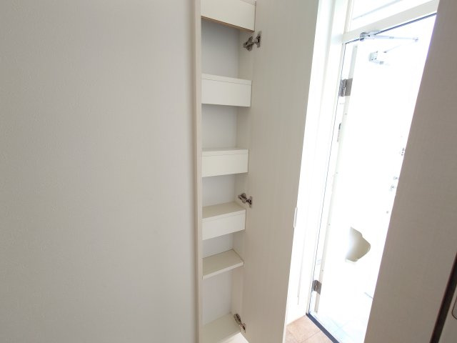 GREEN GABLES Aの玄関