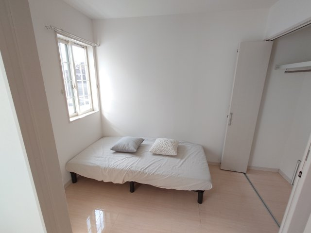 GREEN GABLES Aの洋室