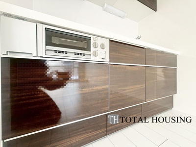 【キッチン】 | マンション平岸天神山 | 料理を楽しむキッチンスペース。使いやすさと心地よい暮らしを追及し、愛着を持って使い続けられる空間へ。