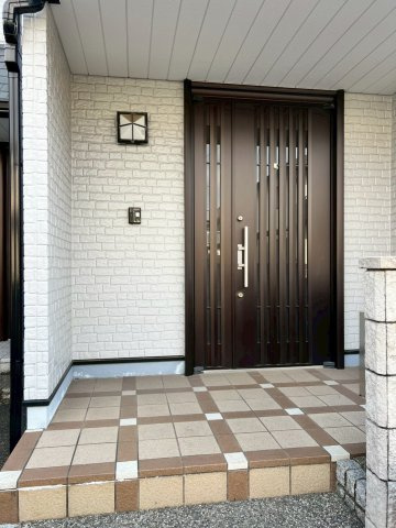 中区四御神　中古戸建の玄関