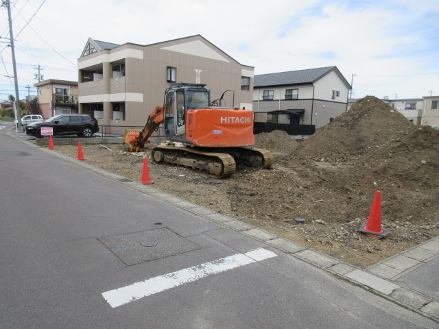 一宮市一宮字松林の土地の前面道路含む現地写真