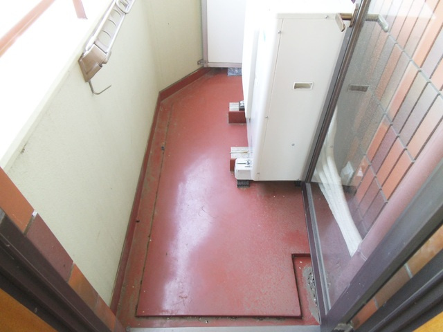 ザクレストのバルコニー|十分布団も干せる広さ！