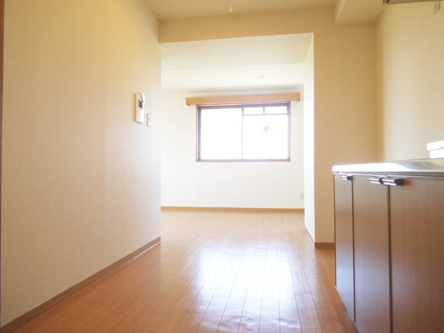 ザクレストのキッチン|キッチン周りもゆったり広めの造りです！