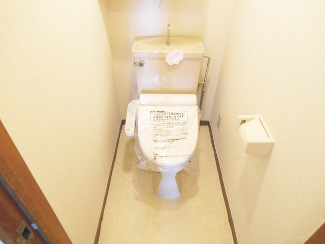 ザクレストのトイレ|温水洗浄機能付きトイレです☆