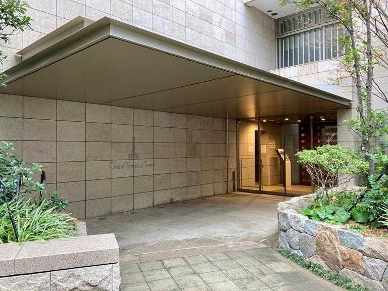 グランドターミナルタワー本八幡のエントランス