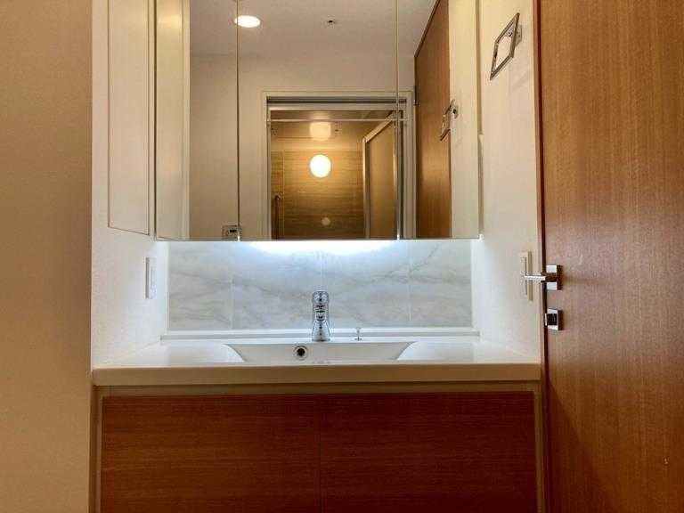 グランドターミナルタワー本八幡の独立洗面台