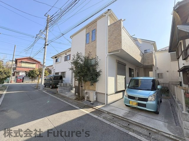 三郷市戸ケ崎1丁目　中古戸建の前面道路含む現地写真|前面道路含む現地写真です。