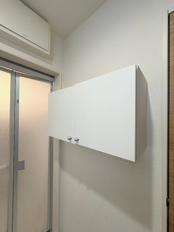 三郷市戸ケ崎1丁目　中古戸建の収納|タオルや小物の収納にも便利な洗面脱衣所の吊戸棚です