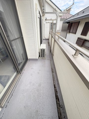 三郷市戸ケ崎1丁目　中古戸建のバルコニー|南西向きのバルコニーで陽当り良好
