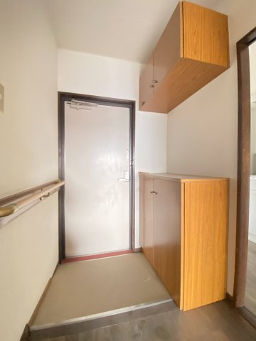 【玄関】 | サンヴィラありあけ | ☆玄関収納もあり綺麗に片付けられます！☆