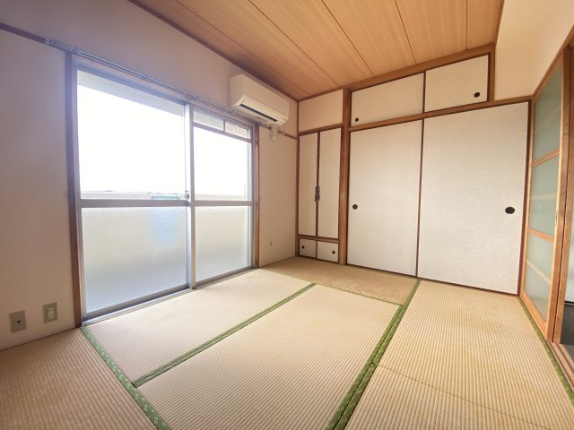 【和室】 | サンヴィラありあけ | ☆ベランダに出られる明るい6.0帖の和室！☆仏間・収納付き！☆