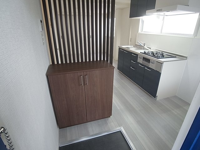 メゾンド・マリンのエントランス|玄関開けたら、もうお洒落です