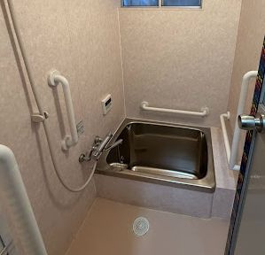 東大阪市上六万寺町　中古戸建の浴室