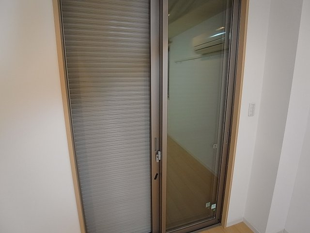 クレセール谷上　のその他|防犯になるシャッター雨戸付・電動です