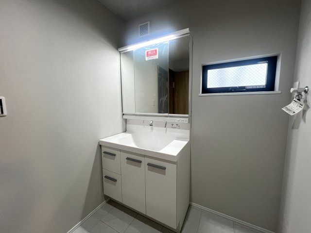 SAWAWA～SAWAWA～SAWAWA～な【神奈川区三ツ沢下町新築戸建】の独立洗面台|独立洗面台、朝の身支度には欠かせません