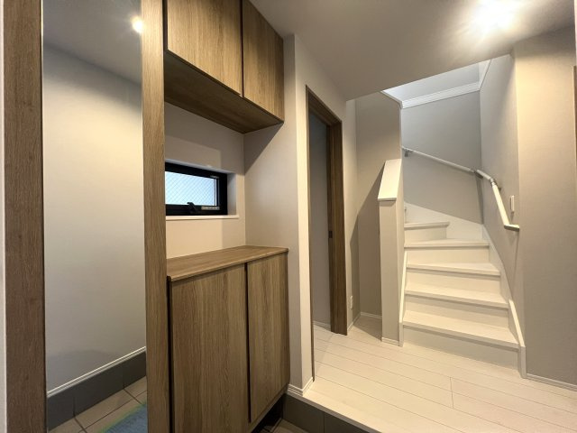 SAWAWA～SAWAWA～SAWAWA～な【神奈川区三ツ沢下町新築戸建】の玄関|シンプルで使いやすい玄関です