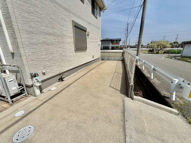 フォレスト中島の駐車場