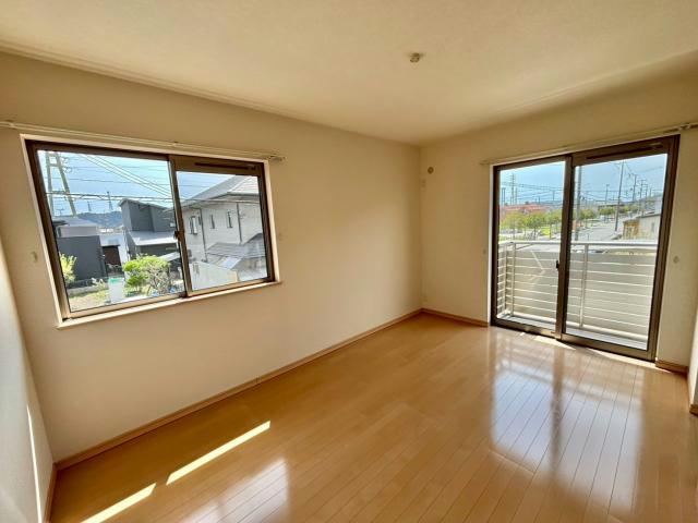 フォレスト中島の洋室