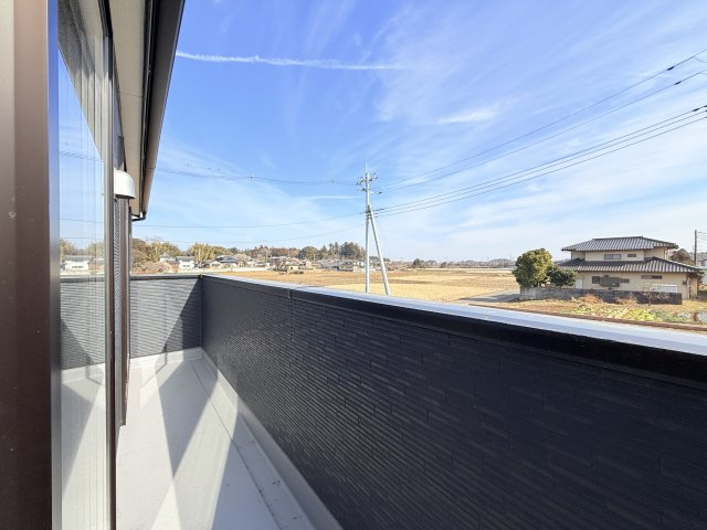 石岡市鹿の子2期　新築戸建のバルコニー|日当たりの良いバルコニーは外干しスペースにぴったりです◎