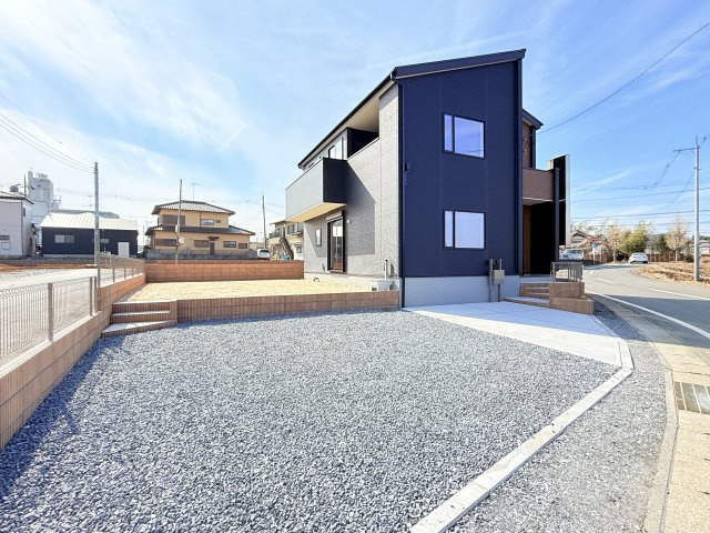 石岡市鹿の子2期　新築戸建の駐車場|カースペース並列3台可能！