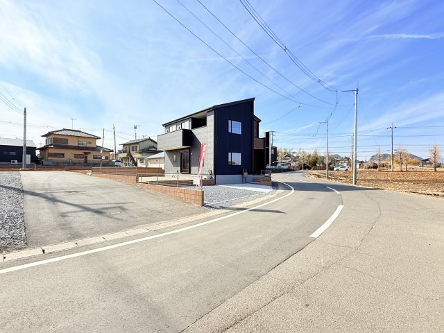 石岡市鹿の子2期　新築戸建の前面道路含む現地写真|実際に現地で周辺環境や街並み、近隣のスーパーや通学路の安全性、病院、公園・・・など生活のイメージをご確認ください！