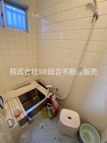 岩田町6丁目中古戸建の浴室|お風呂には窓もあり、換気がバッチリとできます☆