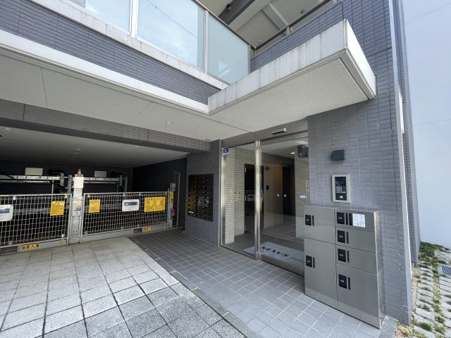 ネクサス西宮のエントランス