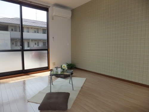 フォレスト北日吉 Ｃ棟の居間・リビング