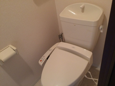 【トイレ】 | ＢＥＮＴＬＥＹ‐ＴＡＳ | 温水洗浄機能付きです