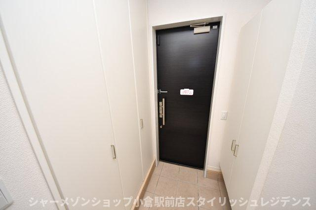 ロアーブル七番館の玄関