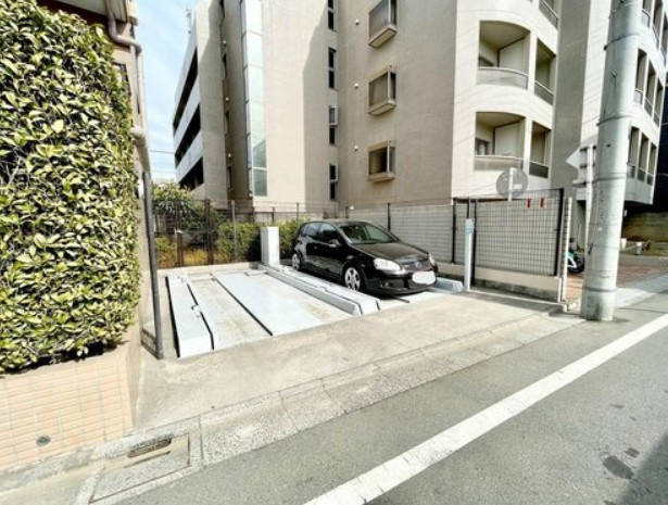 【駐車場】 | マイキャッスル東長崎 | 自走式の駐車場がありますので、車必須のかたには、安心です。