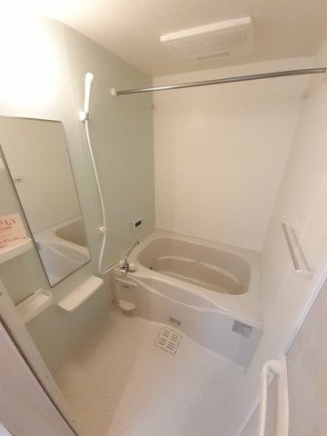 アルモニーⅡの浴室|日々の疲れを癒すお風呂付です