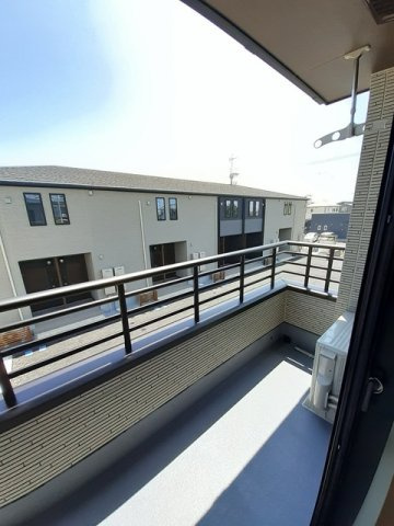 シンフォニー　Ⅱのバルコニー|暖かな日差しのふりそそぐバルコニー