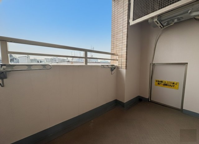 落合南長崎パークハウスのバルコニー|西側に設けた広々バルコニー
毎日のお洗濯物も快適に干すことができます