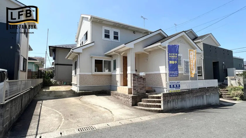 仲介手数料不要　LFB再生住宅合志市幾久富【南ヶ丘小・合志中】の外観|イワイホーム施工の太陽光付きオール電化4LDK+S、駐車4台可能なハイスペック住宅です♪