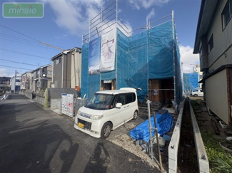 【前面道路含む現地写真】
