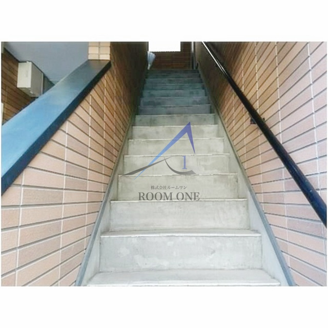 Ｖｉｖｒｅ池袋のその他共用部分|共用階段です。