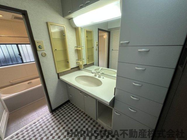 寝屋川市成田東が丘2階建の独立洗面台