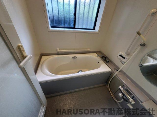 寝屋川市成田東が丘2階建の浴室